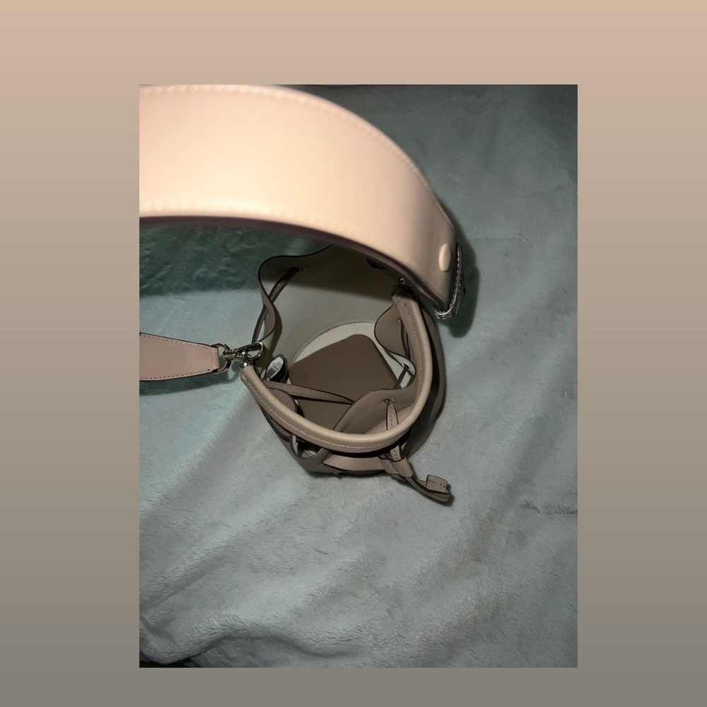 -Mark Jacob bucket bag with shoulder strap/ coin wallet - amazing conditi… - Picture 7 of 7